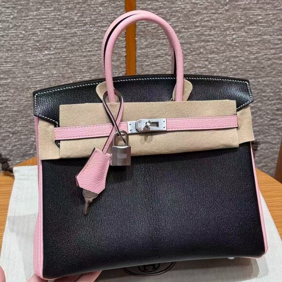 Classic Hermes Bag: A Stylish and Versatile Choice for Elegance - Picture 1 of 6